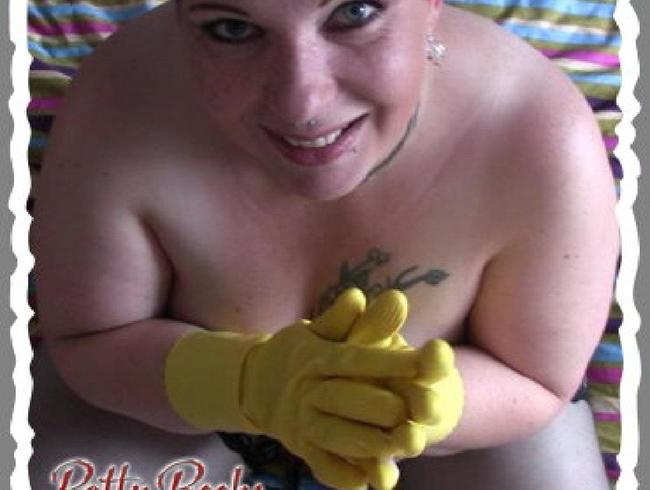 PattyBoobs Porno Video: **HANDJOB in Spülhandschuhen** (POV)